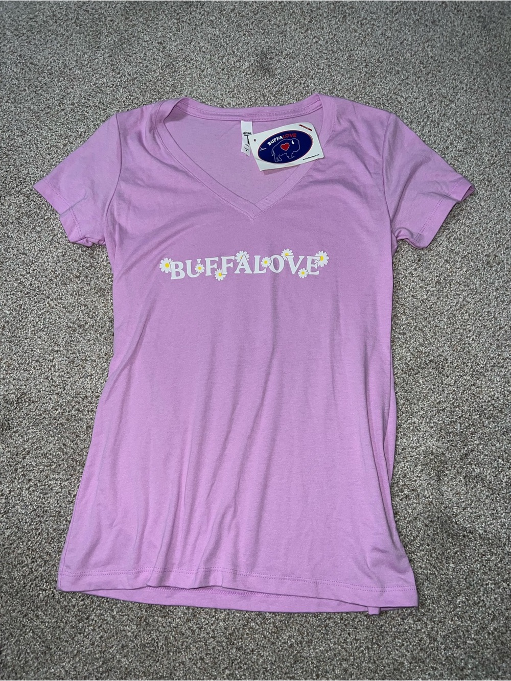NEW WITH TAGS Buffalo Lilac V-Neck Tee with Daisy 'BUFFALOVE' Logo